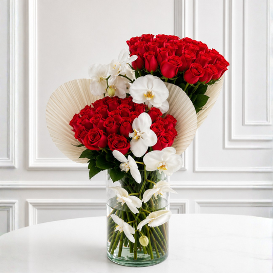 90 Rosas Rojas Frescas y Orquídeas